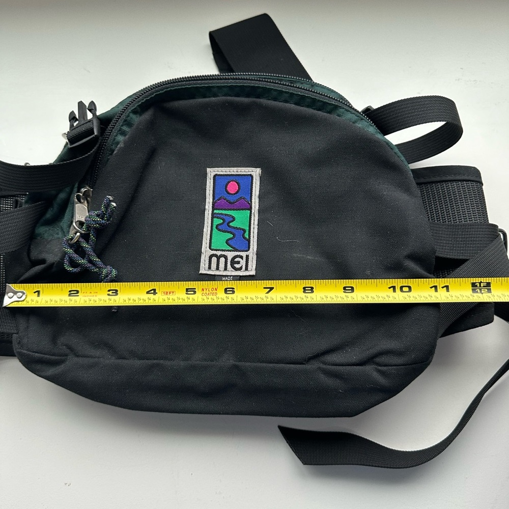 MEI Mountain Equipment Inc waist fanny pack. - Picture 4 of 11